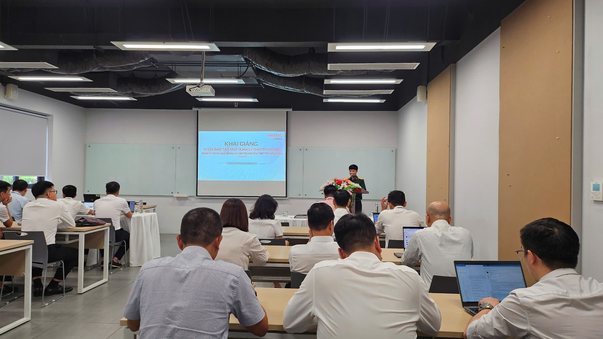 ảnh đồng chí Hân phát biểu