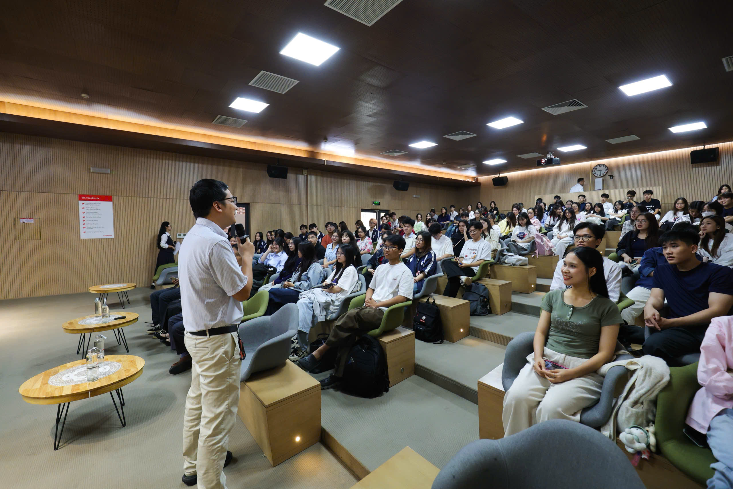 z7125986785899_5b734f0393ce1d68cb66a6ff56213c87